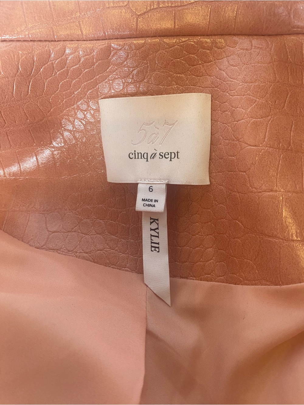 cinq a sept Kylie Single Button Faux Leather Blazer Sz 6 - Picture 11 of 13